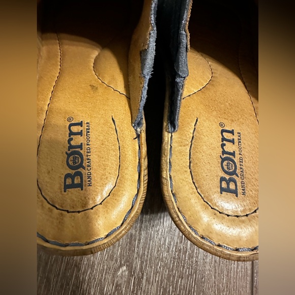 Born Clogs - Picture 5 of 7
